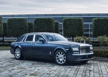 Президент африканской страны потратил миллионы на автомобили за 1 день