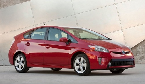 Новую «Toyota Prius» сделали более агрессивной