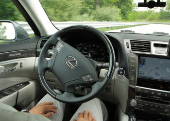 Компания Toyota испытывает автономный автомобиль