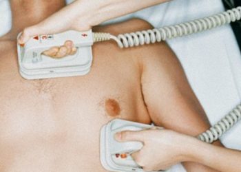 Ученые рассказали, почему людям с сердечным приступом лучше не попадать к кардиологам