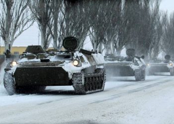 Террористы ночью отвели технику в сторону Луганска