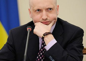 Турчинов заявил о готовности ввести военное положение