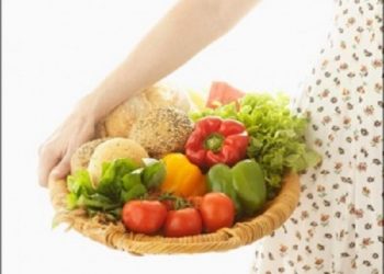 Большинство вегетарианцев начинает снова употреблять мясо
