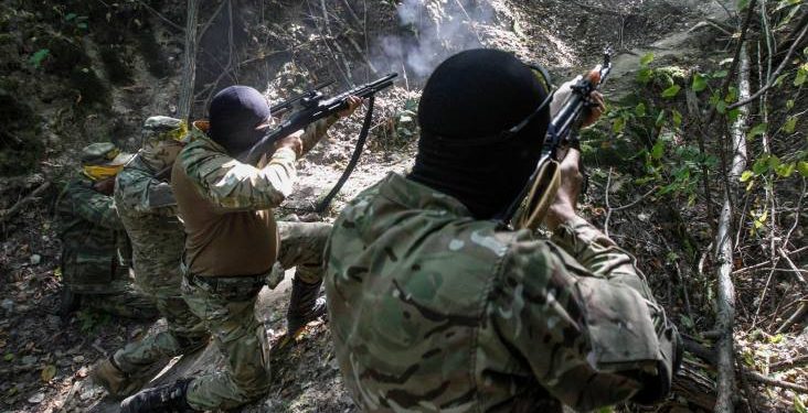 В районе Новоазовска российские разведчики попали в засаду к партизанам