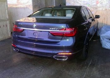 Новая «семерка» BMW заснята без камуфляжа