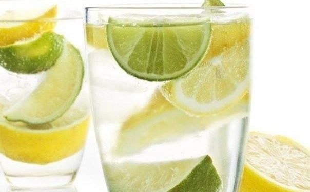 С помощью лимонной воды можно похудеть