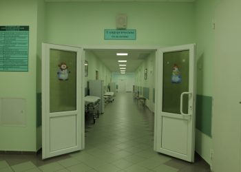 В результате обстрела в Мариуполе 3-летний ребенок лишился ноги