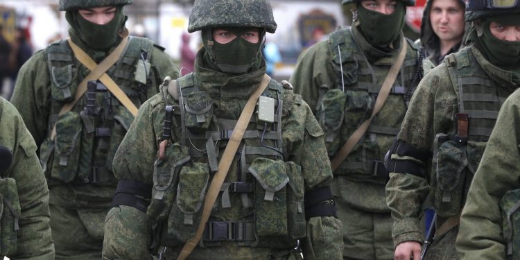Российские наемники загнали в подвалы жителей Луганской области