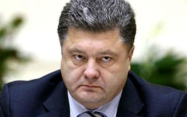 Порошенко считает обстрел Мариуполя преступлением против человечества