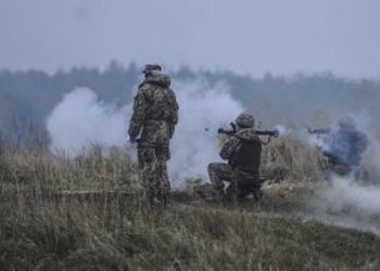 Кабмин предложил увеличить армию до 250 тысяч человек