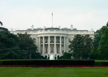 Пьяный сотрудник спецслужб США напугал Белый дом