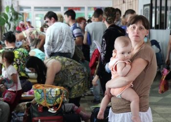 В Донецке начала работу горячая линия для беженцев
