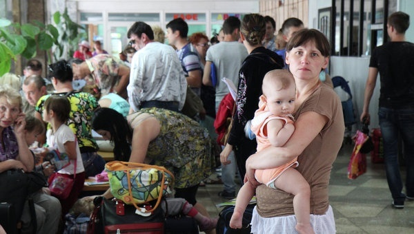 В Донецке начала работу горячая линия для беженцев