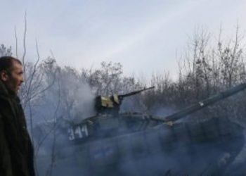 СМИ: На Донбассе продолжаются бои