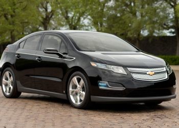 Chevrolet готовит к выпуску электромобиль с запасом хода 320 км