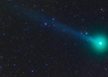 Астрономами запечатлена зеленая комета Лавджоя