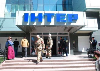 СМИ: Люди в масках напали на офис «Интера»