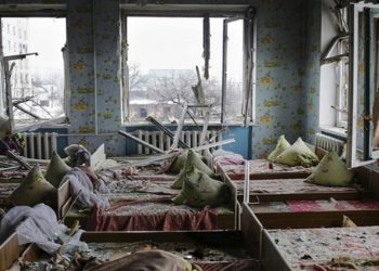 Террористы засыпают Марьинку снарядами