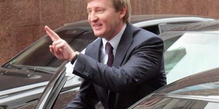 Номер автомобиля, на котором возили по Донецку «киборга», записанный на россиянина