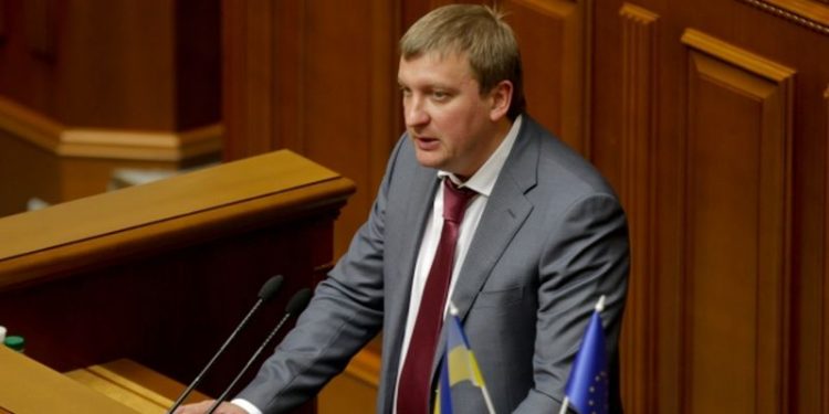 В Минюсте намереваются улучшать работу закона об очищении власти
