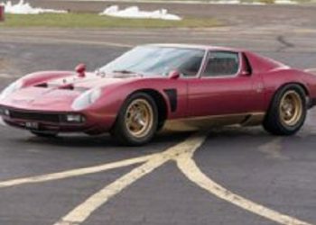 Суперкар Lamborghini Miura SVJ 1971 продадут на аукционе