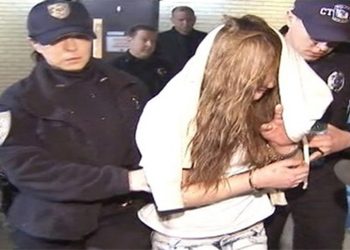 В штате Пенсильвания задержанная в наручниках угнала полицейскую машину