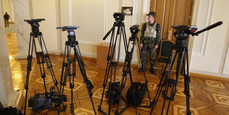 СБУ депортировала в РФ сотрудниц LifeNews
