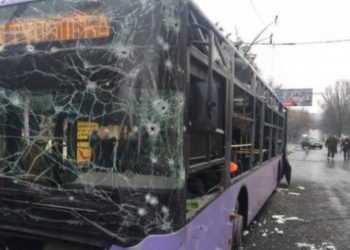 Очевидцы сообщают, что мирных жителей на остановке в Донецке убили боевики