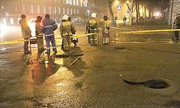 В Одессе взрываются люки