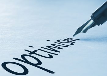 Врачи: оптимисты не жалуются на боли в сердце