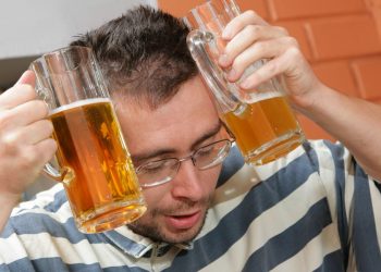 Составлен рейтинг самых необычных способов борьбы с похмельем