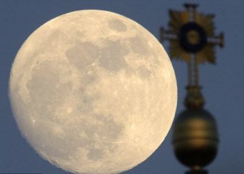 Эксперты: полнолуние может быть причиной бессонницы