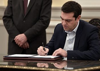 Греческий премьер не захотел приносить присягу на Библии