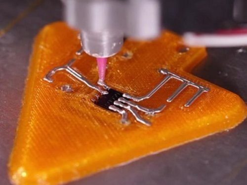 В продажу поступил первый в мире 3D принтер для печати электронных устройств