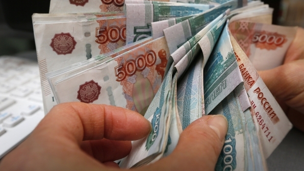 Президент готовит россиян к безработице, - российская пресса