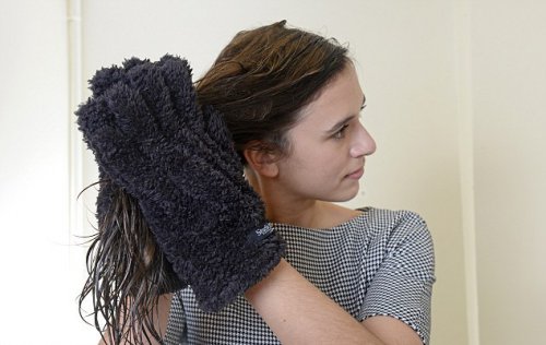 Изобретены рукавицы для сушки волос