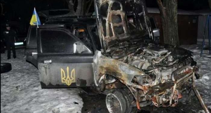 Неизвестные сожгли машину запорожской самообороны