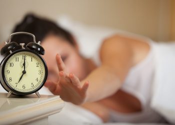 Почему не стоит ставать рано утром