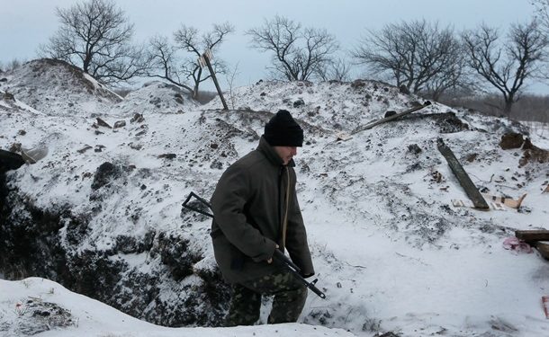Мужчинам запретили покидать Луганскую область без справки из военкомата