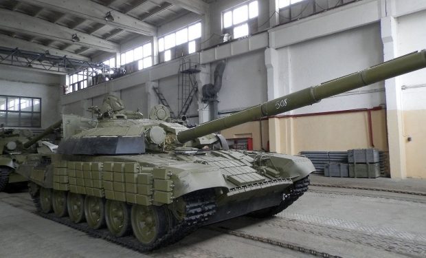Украинские бойцы захватили в плен вражеский танк с экипажем