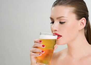 Стало известно, кому нужно употреблять алкоголь