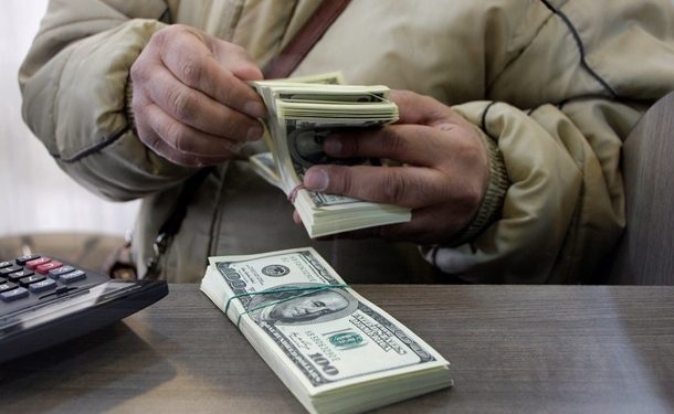 Украинская экономика может рухнуть от «черного» рынка валюты