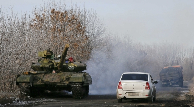 В поселке Желобок боевики минируют дороги