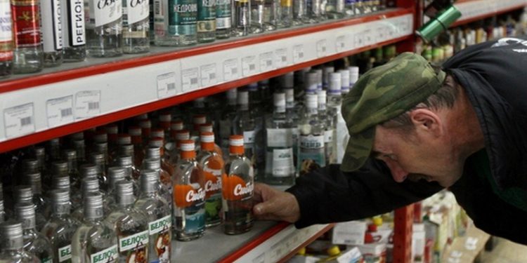 К алкоголю склонны те, кто глупее