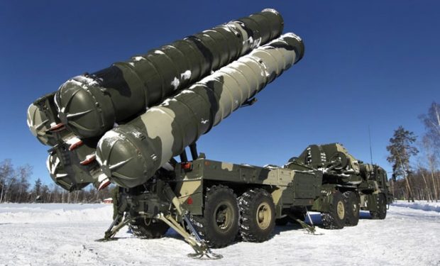 Дебальцево обстреливают российские военные, - Псаки
