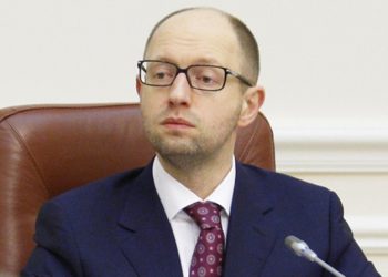 Конфликт на Донбассе будет существовать еще много лет, - Яценюк