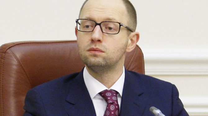 Конфликт на Донбассе будет существовать еще много лет, - Яценюк