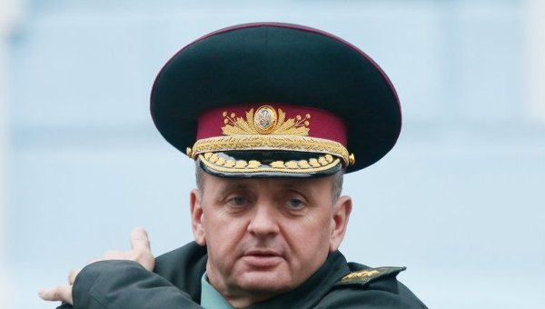 Нардепы будут убеждать президента сменить Муженко