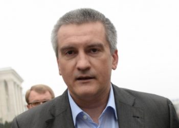 Глава Крыма обещает военный трибунал над Порошенко