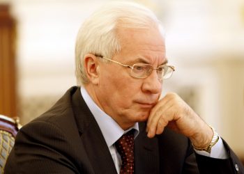 Азаров поведал причину своего бегства из Украины